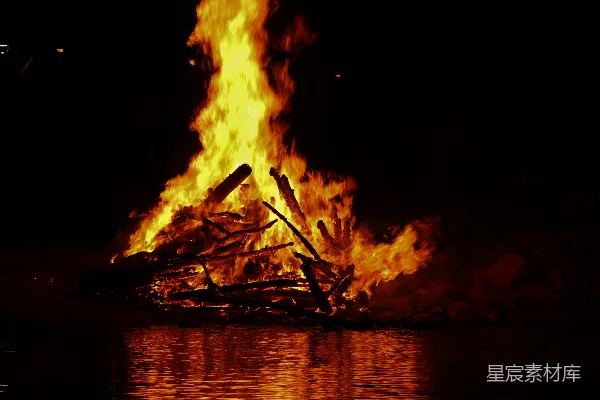 水火交融的火焰