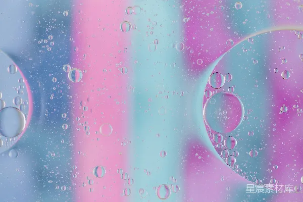 玻璃面板上的水珠