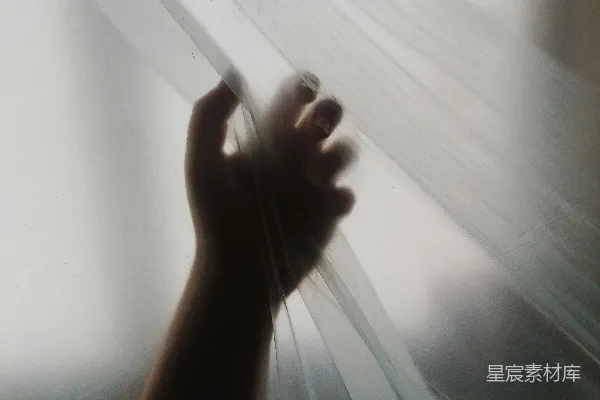 高清摄影 一只手伸出了窗外