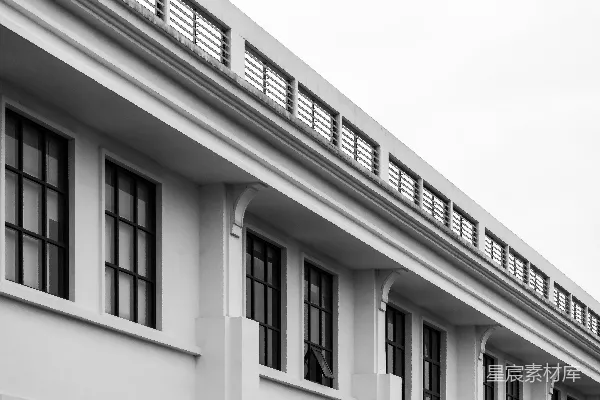 一张黑白照片里的建筑