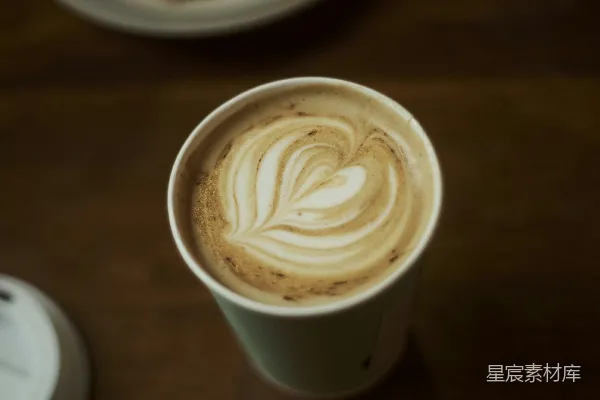 白陶瓷咖啡杯