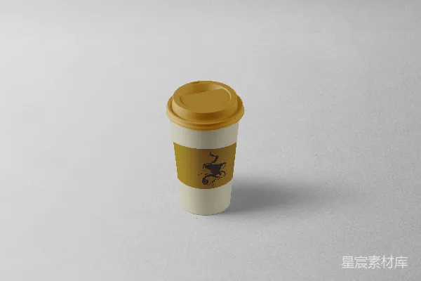 白色金色杯置于白色表面之上