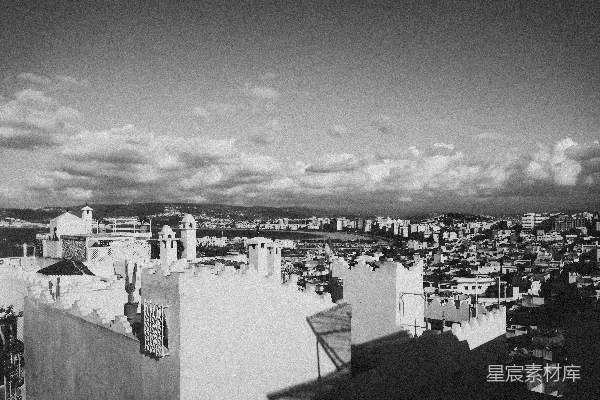高清摄影 黑白的城市全景，天空多云