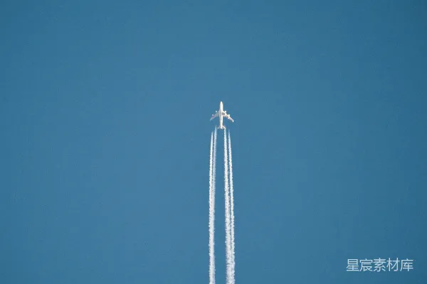 高清摄影 天空中的火箭