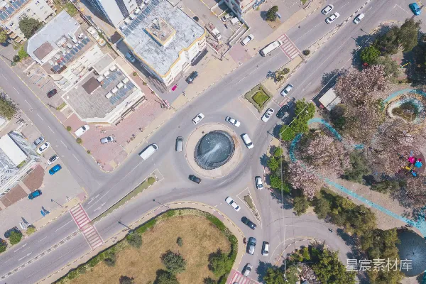 高清摄影 城市街道交叉口的空中俯瞰图