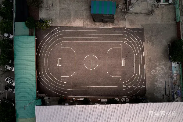 高清摄影 停车场内的篮球场空中俯瞰图