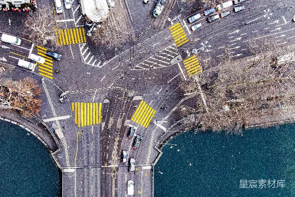 高清摄影 白天的空中城市建筑和道路俯瞰图