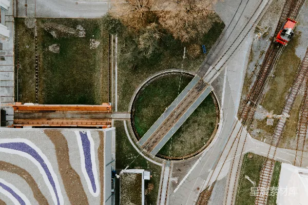 高清摄影 白天的空中俯瞰车辆行驶在道路上的场景