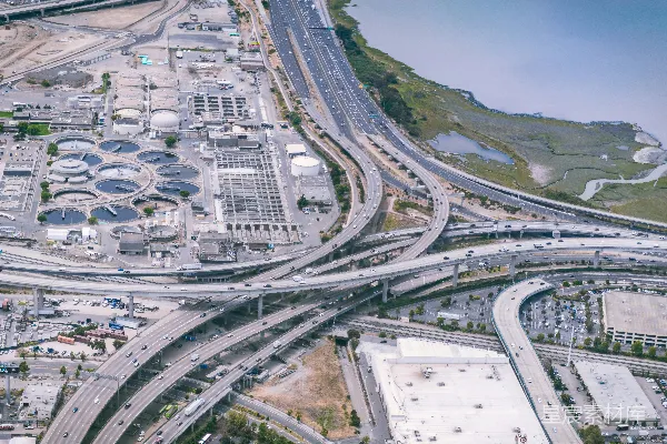 高清摄影 灰色高速公路的航拍照片