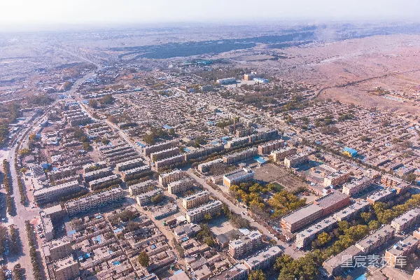 高清摄影 一座城市鸟瞰图，有许多建筑物。