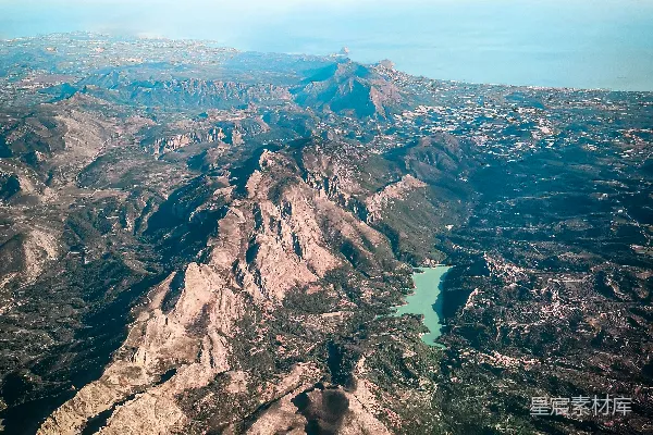 高清摄影 白天的落基山脉空中俯瞰图