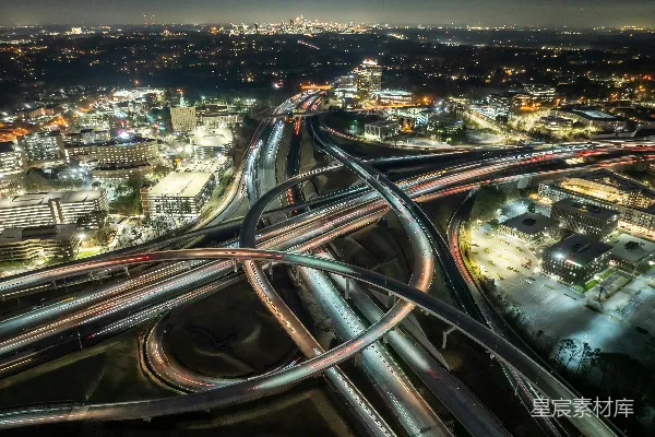高清摄影 夜间航拍高速公路交汇处的景象
