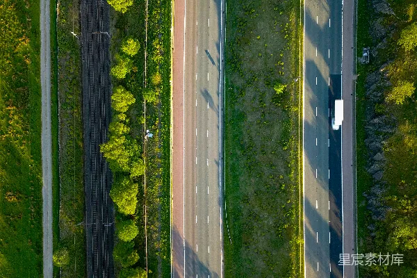 高清摄影 航拍拍摄道路周围的植物景观