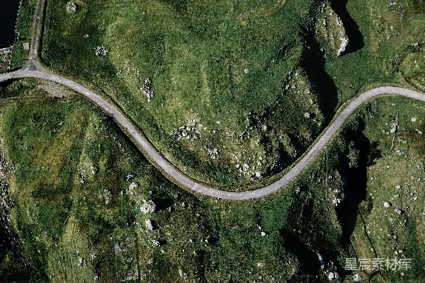 高清摄影 白天的灰色螺旋道路航拍