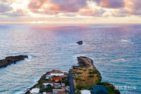 高清摄影 夕阳下海边小镇的海景