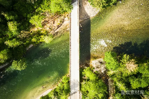 高清摄影 灰色混凝土建筑的俯视照片