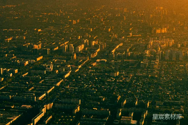 高清摄影 夕阳下的城市鸟瞰图。