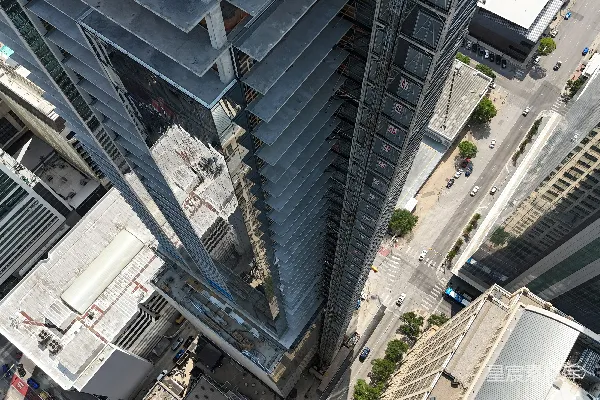 高清摄影 一座现代化摩天大楼的城市鸟瞰图