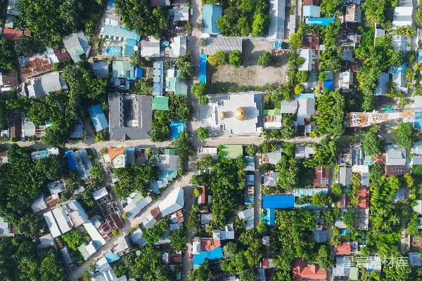 高清摄影 热带地区人口稠密的城镇俯瞰图。