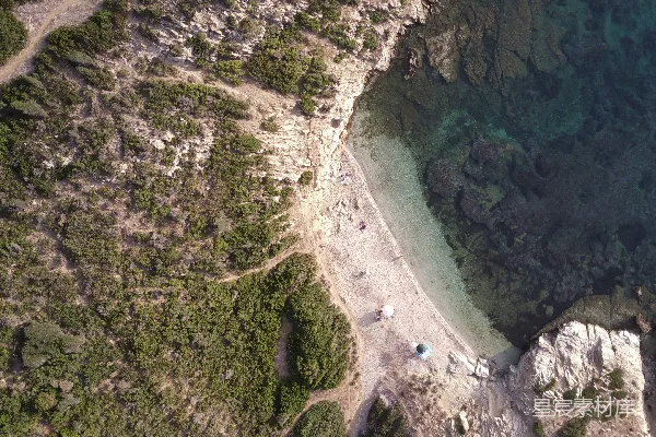 高清摄影 海滩和水域的空中俯瞰图