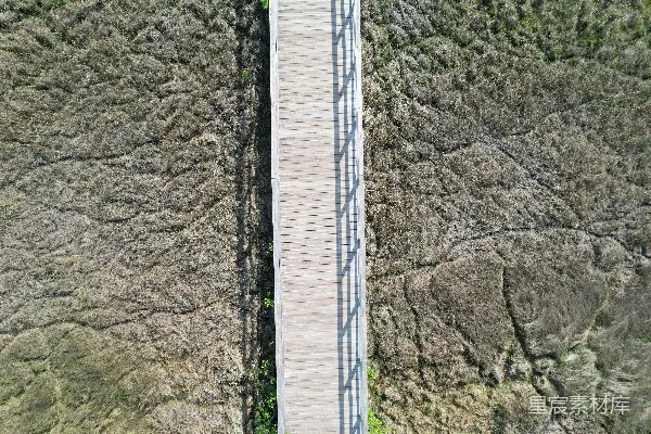 高清摄影 河上的一座桥的航拍图