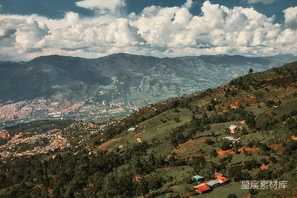 高清摄影 一片山谷和群山的美景