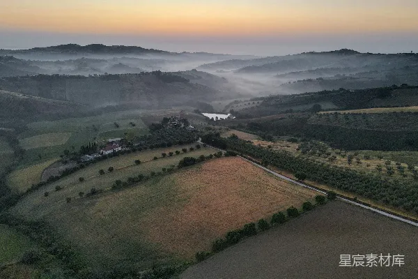 高清摄影 一幅有道路和建筑物的景观图