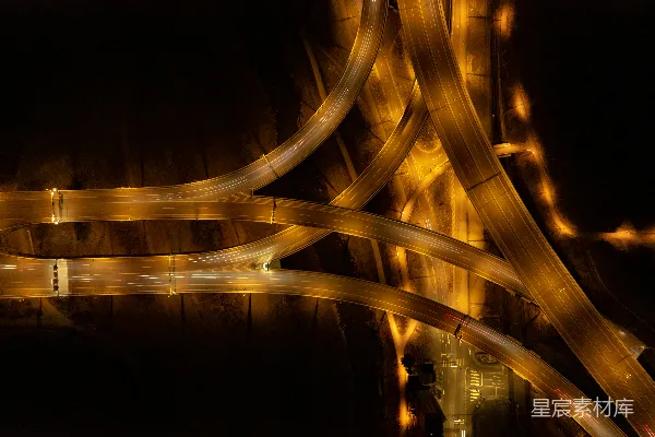 高清摄影 夜间航拍高速公路交叉口的景象