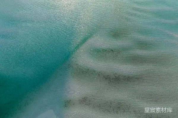 高清摄影 一片有波浪的水域