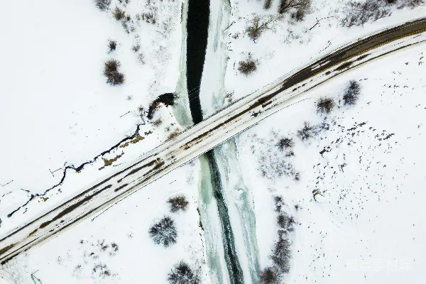 高清摄影 覆盖雪的表面航拍