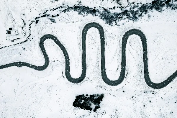 高清摄影 三道雪地里的弯路