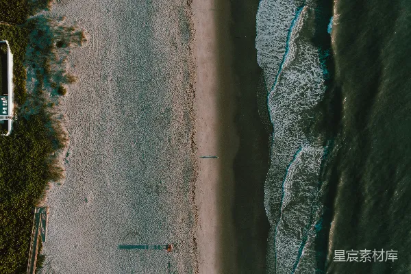 高清摄影 白天海滩的航拍照片