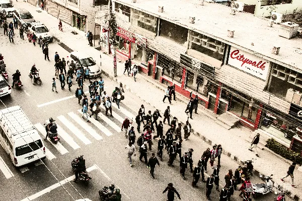 高清摄影 街上的阅兵队列空中俯瞰图