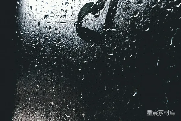 高清摄影 一群人在水中游泳