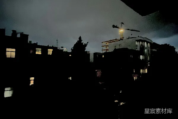 高清摄影 夜晚灯火通明的黑暗城市