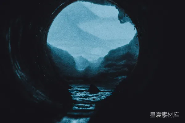 高清摄影 透过管道看到的水面景色