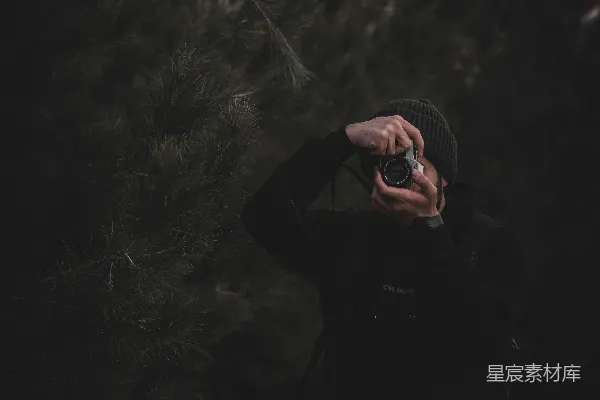 高清摄影 穿黑色夹克戴黑墨镜的男人