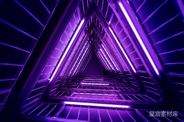 高清摄影 紫色和黑色金字塔壁纸