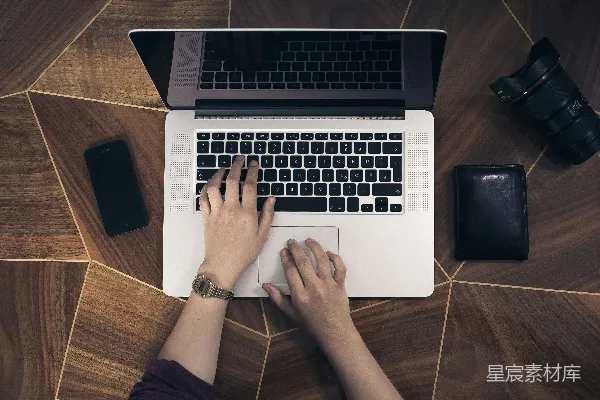 高清摄影 使用MacBook Pro的人