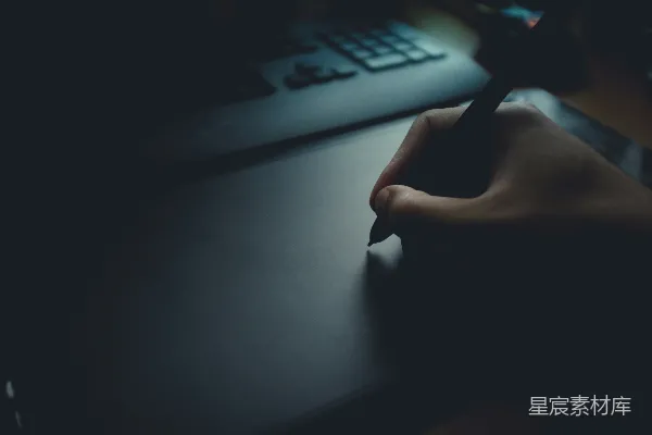 高清摄影 使用触控板的人