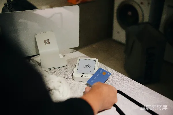 高清摄影 正在使用信用卡付款。