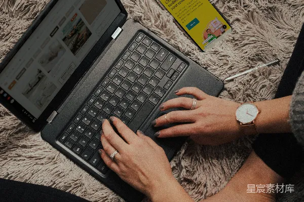 高清摄影 使用笔记本电脑的人