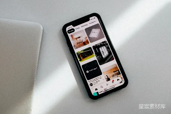 高清摄影 黑色的iPhone 5放在白色的桌子上