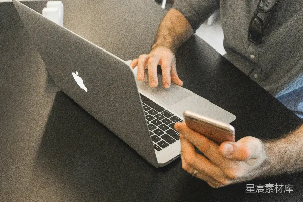 高清摄影 使用MacBook Pro的人