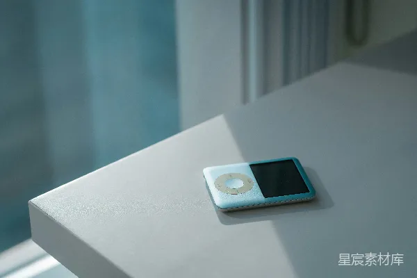 高清摄影 青绿色的iPod Classic