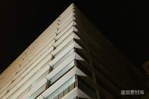 高清摄影 夜晚的白色混凝土建筑