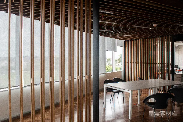 高清摄影 白色和棕色的窗帘百叶窗