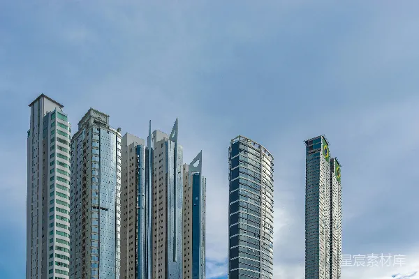 高清摄影 一排高大的建筑物并排而立。