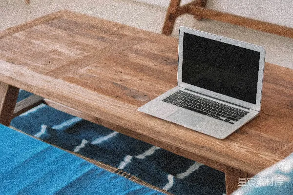 高清摄影 MacBook Air在桌子上