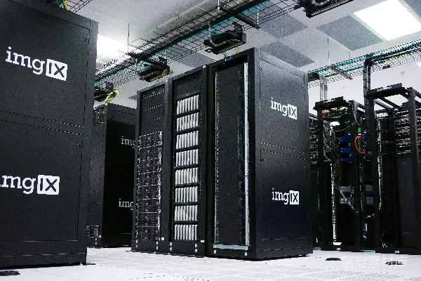 高清摄影 图像 IX 矿工机械在一个白灰色的房间内。
